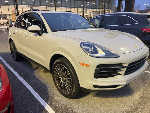 2023 Porsche Cayenne Platinum Edition